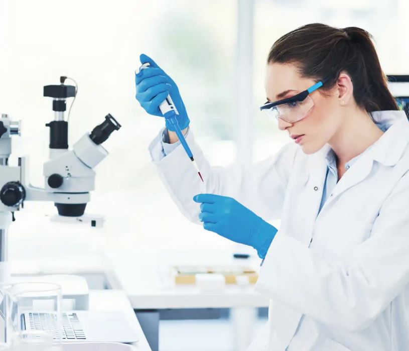 Guante desechable de nitrilo de alta resistencia Granberg 951, 30 cm, acabado texturizado, 11,5 gr, 0,20 mm espesor