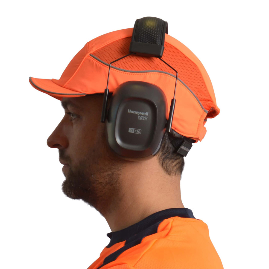 Gorra de seguridad Surflex AIR+ con carcasa ligera y ventilada Scarap5, diseño ergonómico, tiras reflectantes y zonas de absorción del sudor.